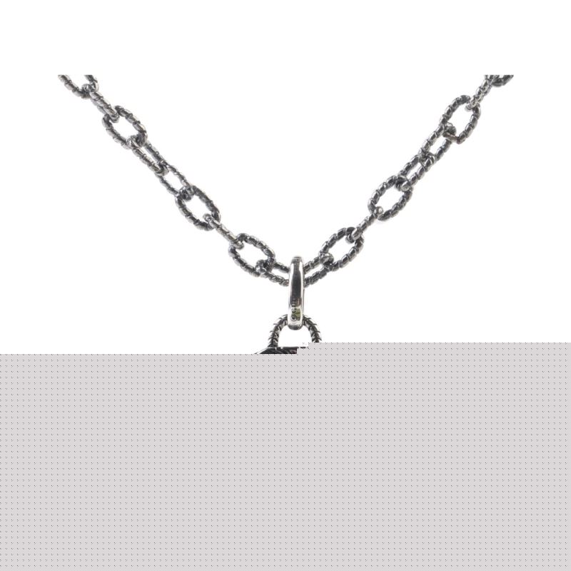 G*u*i necklaces
